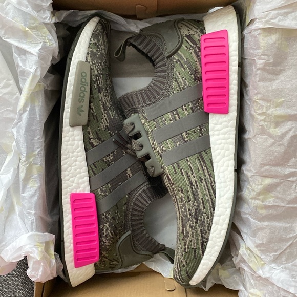 Adidas NMD R1 PK  Green Glitch Men Sz 11 brand new - Picture 1 of 6
